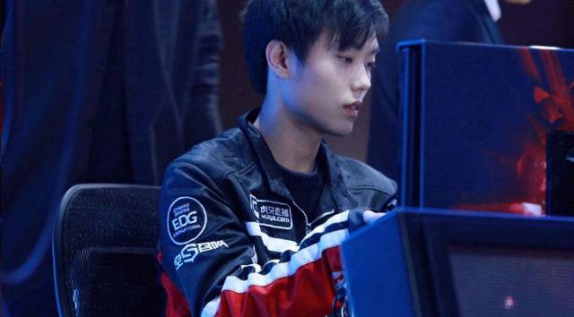 相辅相成的 相辅相成的